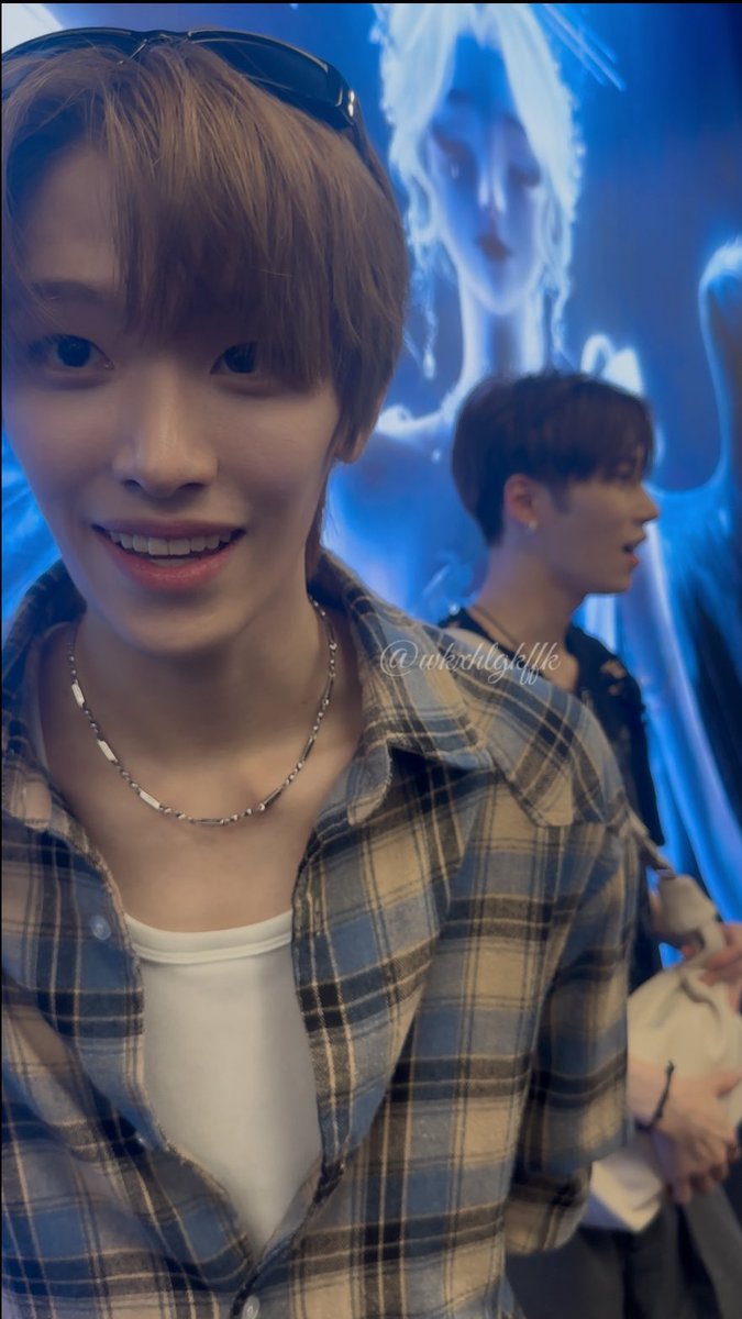 shalrot79's tweet image. หน้าชัด หลังแฟน(เก่า)