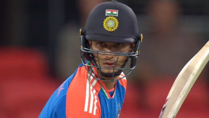 WireTvFact's tweet photo. @vikrantgupta73 Every catch is a 'catch with fingertips' when you slow it down enough. This is T20; we expect better https://t.co/d8ba6vf4h4
