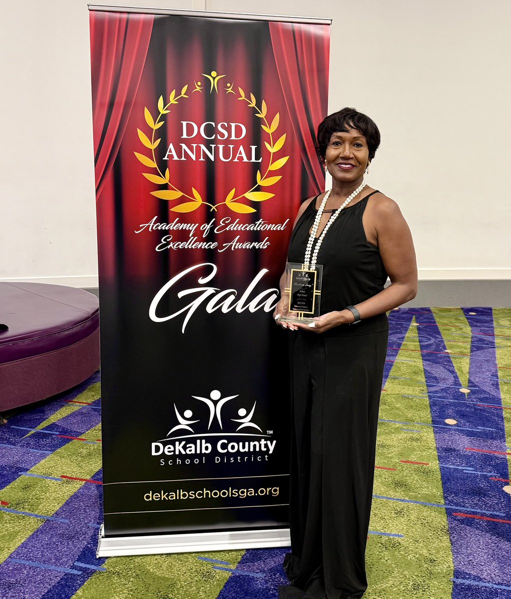 blong462003's tweet photo. Honored to be recognized as the Educational Support Professional of the Year at McNair HS! I am grateful for the opportunity to serve and lead with purpose, passion, and love. Here’s to 35 years of a rewarding career and a wonderful conclusion to a meaningful chapter!🥂 https://t.co/lslDprkLsn