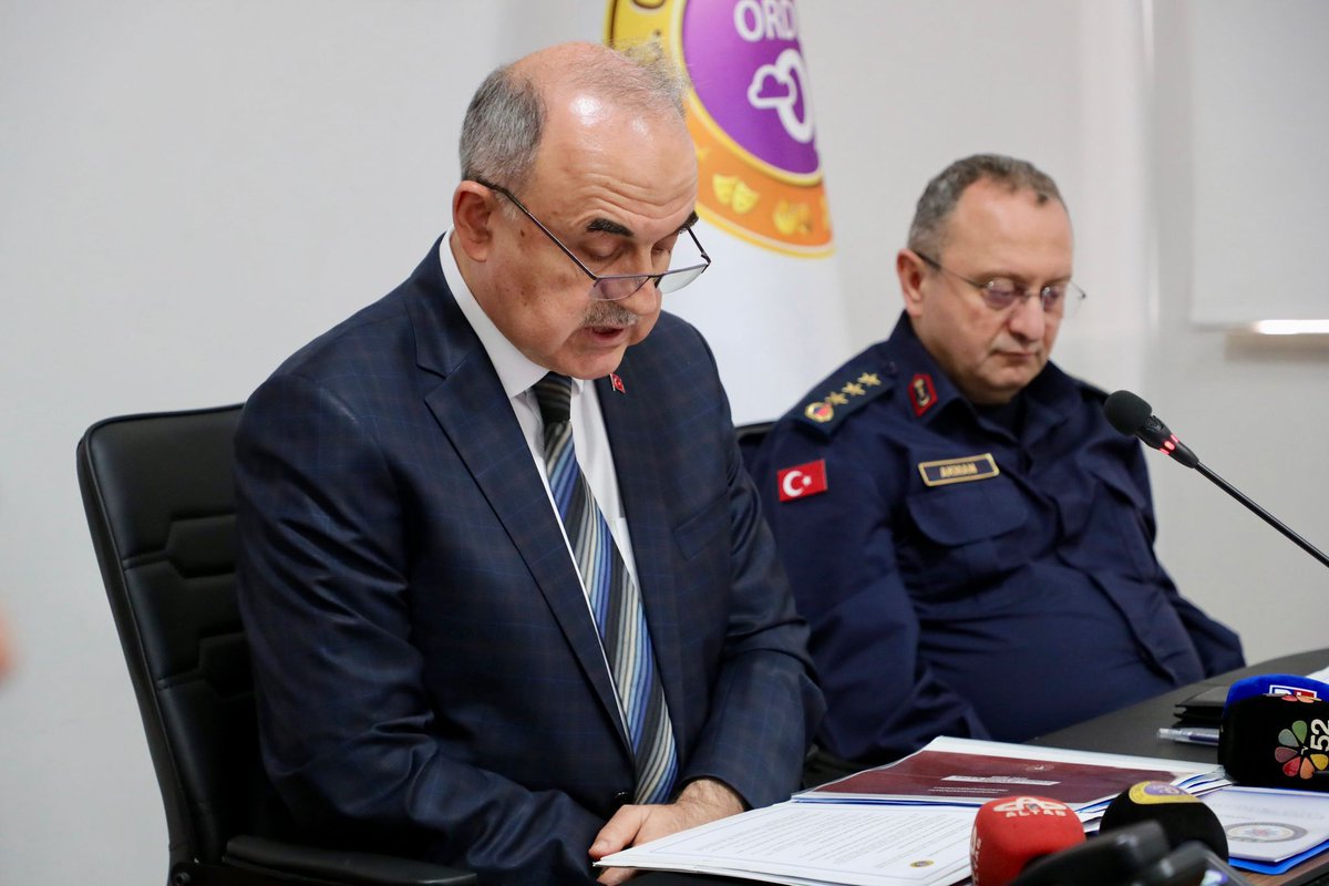 Vali Erol, “Çok Büyük Risk Altında Arama Kurtarma Çalışmaları Yapılıyor” ordu.gov.tr/vali-erol-cok-…