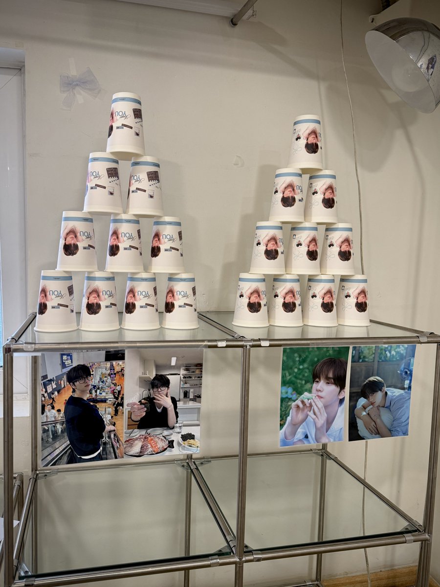 ohbiblely5255's tweet photo. 𝐒𝐂𝐄𝐍𝐄:𝐘𝐎𝐔_𝟏𝟏𝟎𝟕
생각했던 분위기와 달리 들어가자마자 웬수남편 신유가 보여서 안웃을수가 없었어요😆💕💕
여유있게 구경하고 럭드도 재밌게했어요~
사장님도 너무 친절하셔서 감사했습니다🥰
#클래식_영화_같은_너
#Scene_YOU #신유 #SHINYU https://t.co/w0qq8ElM3Y