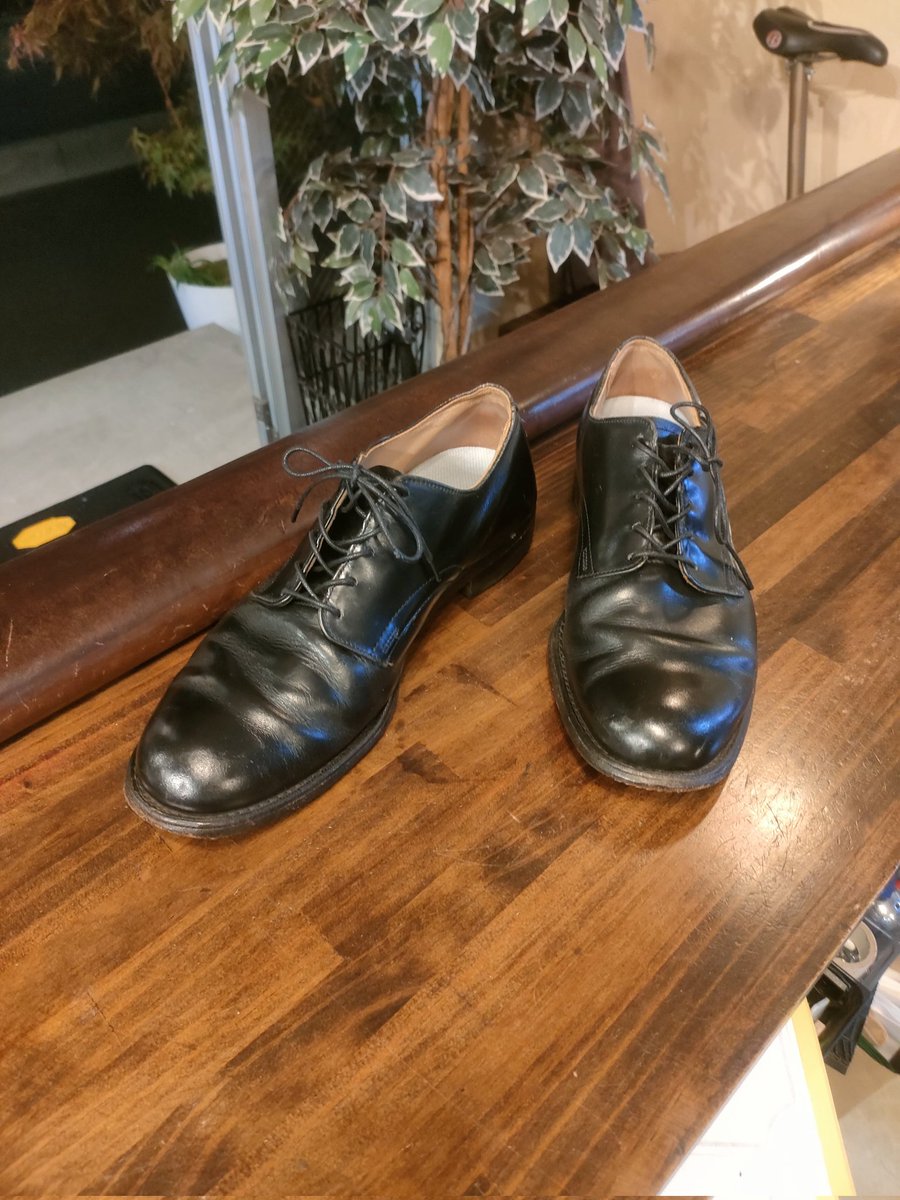 BeShoe_repair's tweet photo. 現在開店前セール中です！
店舗までお持ちいただきありがとうございました！
丁寧に作業させていただきます。 https://t.co/VAkQEwkjmN