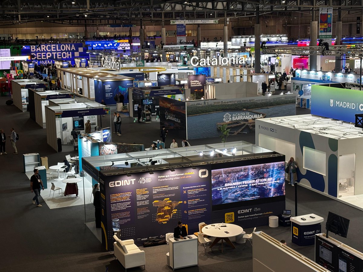 📶El secretario general de la FEMP, <a href="/Luismsicluna/">Luis M Sicluna</a> , ha presentado hoy en Barcelona Durante el <a href="/SmartCityexpo/">Smart City Expo World Congress</a> el proyecto <a href="/edint_femp/">EDINT</a>.

➡️#EDINT es una plataforma de vanguardia para la gestión y el aprovechamiento de los datos urbanos permitirá mejorar los #serviciospúblicos