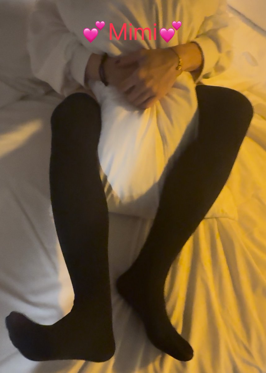 RoomMimiRoom's tweet photo. 想被夾嘛...?

#原味袜子 #原味絲襪 #黑絲襪 #出租女友 #S #現約 #腿控 #腿控福利 #客製影片 #客製照片 #戀愛感 #陪伴 #戀足 #足交 #新北 #台北 #可約 #各取所需 #誘惑 #推特 #棒子 #摸腿 https://t.co/n9P01KR7QP