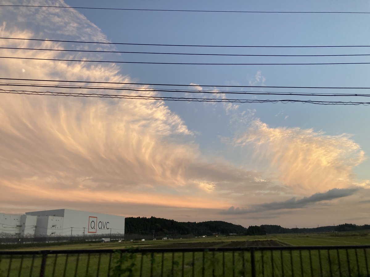 そいえば、先日、モーゼの十戒みたいな雲撮れた✨