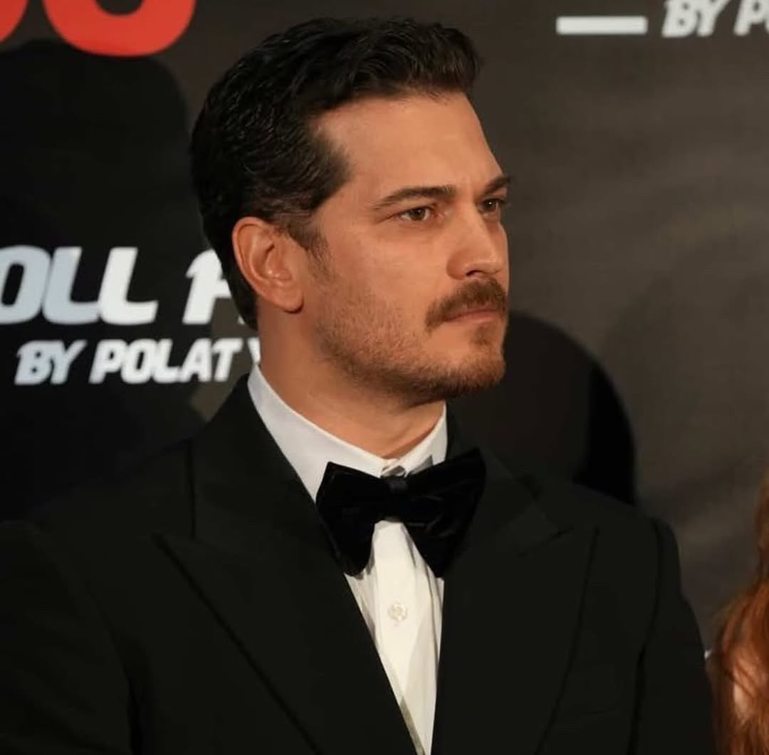 Ben bu saatten sonra Çağatay Ulusoy fanı olamam ama şartlar olmam için zorluyor:)