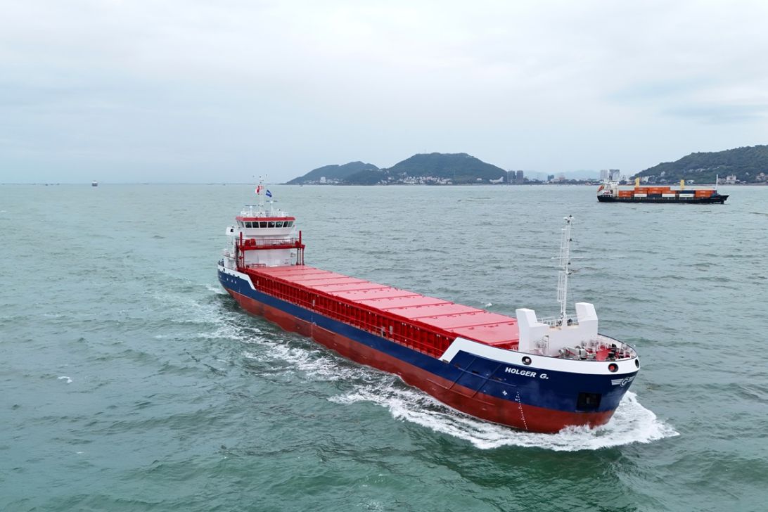 Damen delivers Combi Freighter 3850 Holger G. dlvr.it/TP68b5 #News #Shipdesign