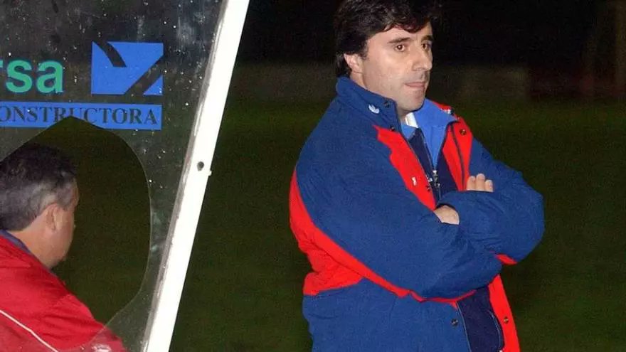 Roberto Aguirre volverá este domingo a Ganzábal con el <a href="/RealOviedo/">Real Oviedo</a> Vetusta.

Dirigió al #Union en la temporada 2002-2003 en Segunda “B”, aunque fue cesado tras perder la primera eliminatoria del playout a Tercera.

El técnico estuvo al frente durante 44 partidos: 11V 15E y 18D.
