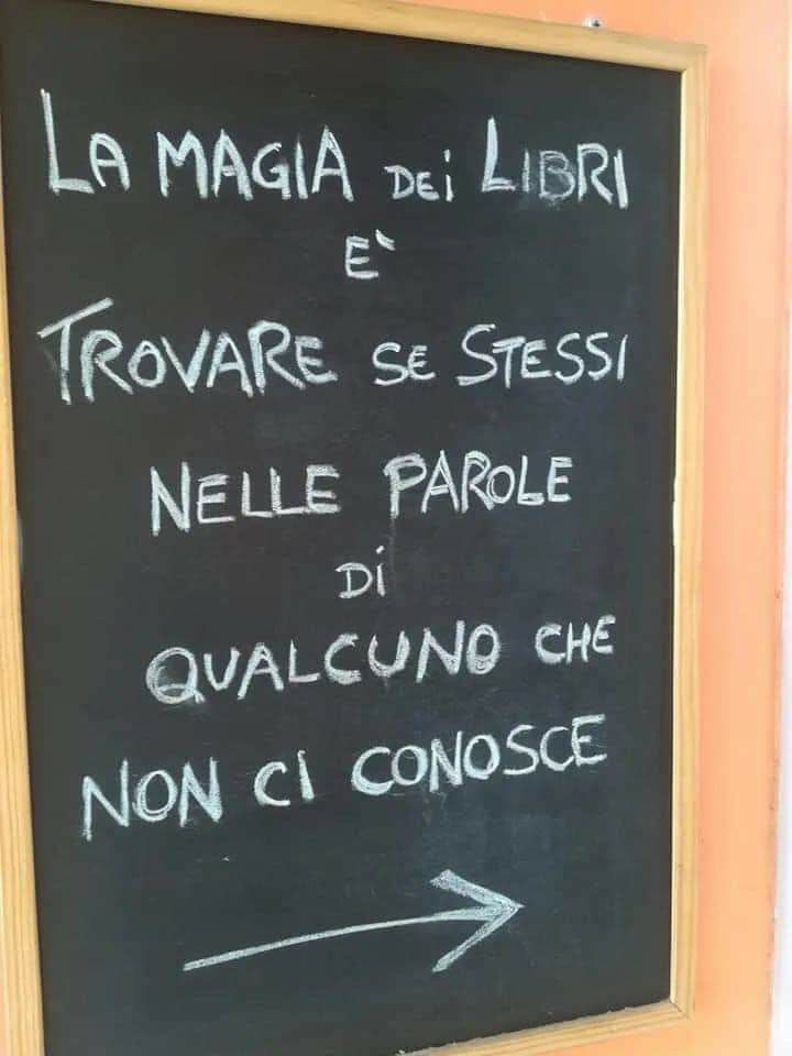 SimonaPorcelli1's tweet photo. 📚📚💗"The magic of books is in the words of those writers who seem to know us "as we are in the intimate secret of our reality!" 🖋
✨📚💗
"La magia dei libri è nelle parole di quei scrittori che sembrano di conoscerci "come siamo nell'intimo_ segreto della nostra realtà!" 🖋 https://t.co/kCBeHFiXpA