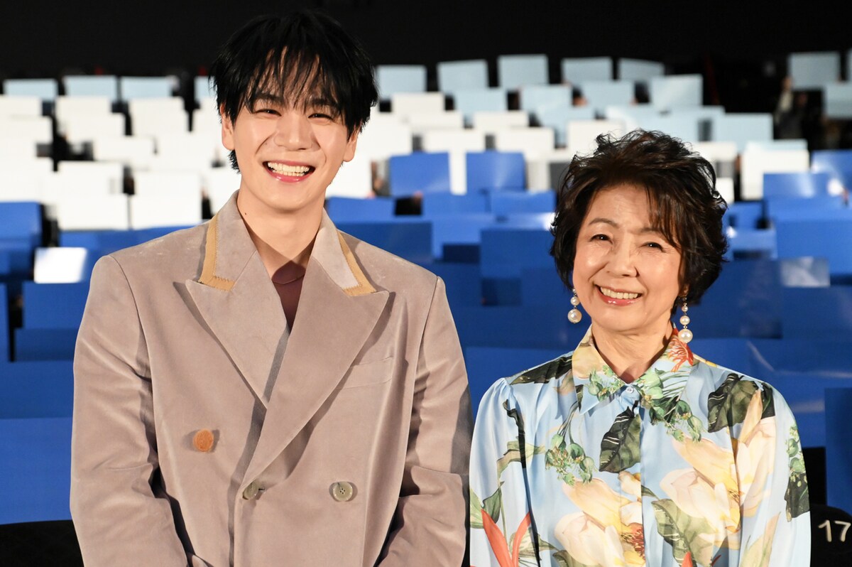 eiga_natalie's tweet photo. 豆原一成にとっての富士山はJO1、市毛良枝の人生は6合目付近

「ふじこーひー」舞台挨拶レポートはこちら🗻
https://t.co/NFOExOiDsz

#富士山とコーヒーとしあわせの数式 https://t.co/GNuWUFJ6d2