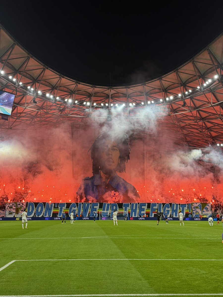 Embou_13 tweet media