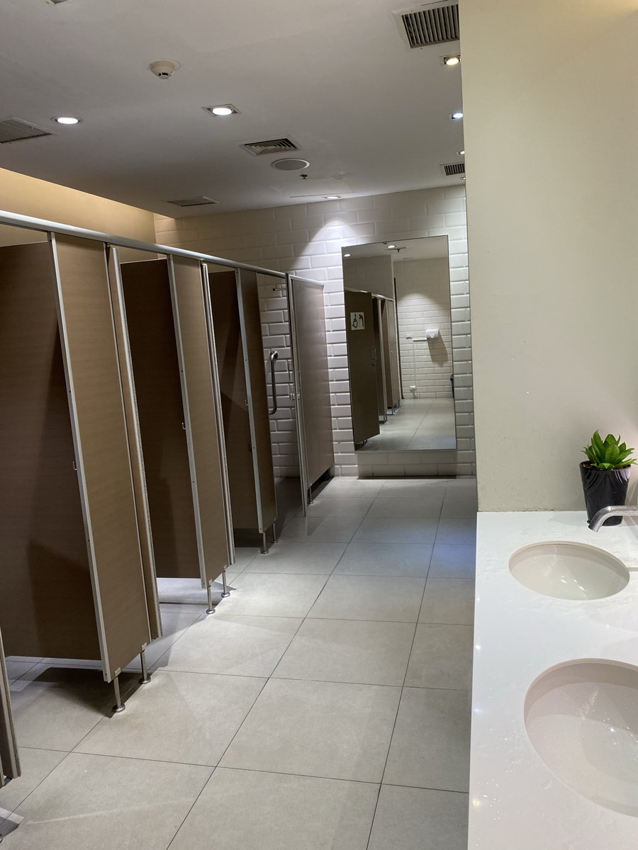 รออยู่ห้องในสุดนะคับ