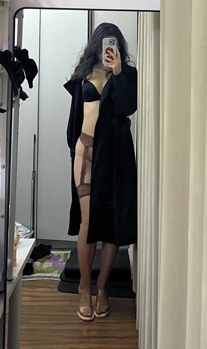 hm30288's tweet photo. 太久没穿 现在看起来好胖啊 https://t.co/YFS6UasZd4