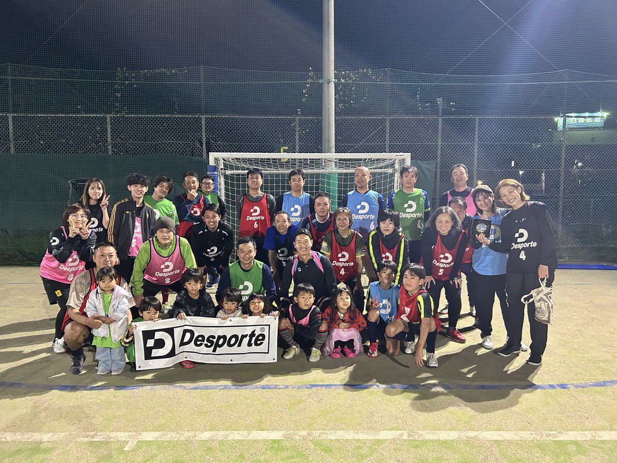 【Desporteプレミアムフットサル】

📅12/13（土）
🕐16:00〜17:30
🏟️足柄フットサルクラブ　on5

年内最後のプレミアムフットサル！
みんなで楽しく蹴りましょう〜！

予約↓↓
lin.ee/P8stgPs

#desporte #フットサル