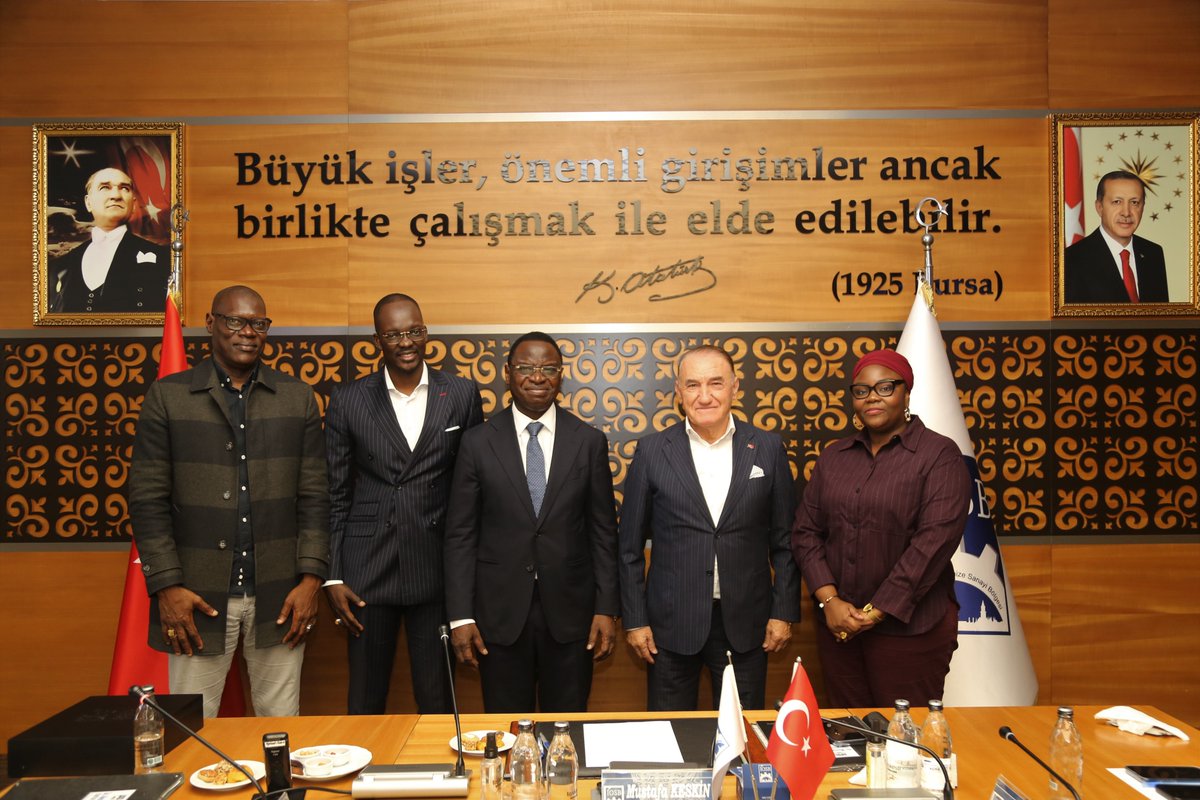 Yönetim  Kurulu Başkanımız Mustafa Keskin'in ev sahipliğinde Senegal Sanayi ve Ticaret Bakanı Sn. H.E. Serigne Gueye Diop, Senegal Ankara Büyükelçisi H.E.  Moustapha Sokhna Diop ve beraberindeki heyeti kurumumuzda ağırladık ve  kurulacak işbirlikleri hakkında istişarelerde