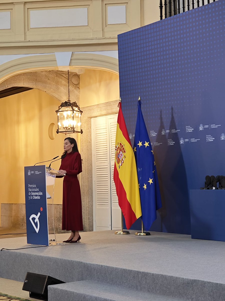 AseBio's tweet photo. #AseBioDíaADía | Asistimos a la entrega de los Premios Nacionales de Innovación y de Diseño 2024 y 2025 (#PNID) organizados por @CienciaGob.
Damos la enhorabuena a todos los premiados, en especial a nuestros socios Luis F. Serrano, director del @CRGenomica; y a @biolanmb. https://t.co/PkkmGRlB86