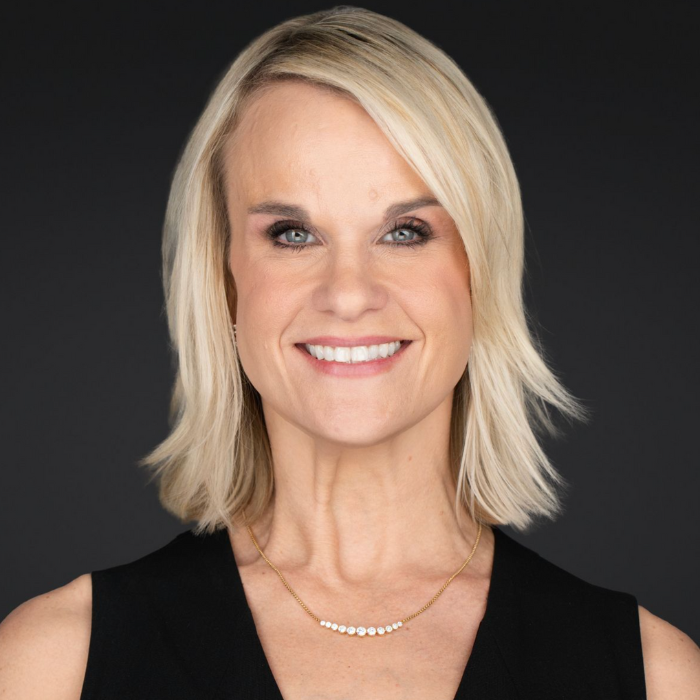 OphthalmicPro's tweet photo. "Presbyopia isn’t a switch that flips it’s a spectrum+while we can’t stop the natural loss of accommodative ability we can help patients make informed, empowering decisions about how they want to live with it."-Carrie Jacobs, COE @ChuVisionInst https://t.co/jw9DqMOnx5 #presbyopia https://t.co/KReXOKznBt