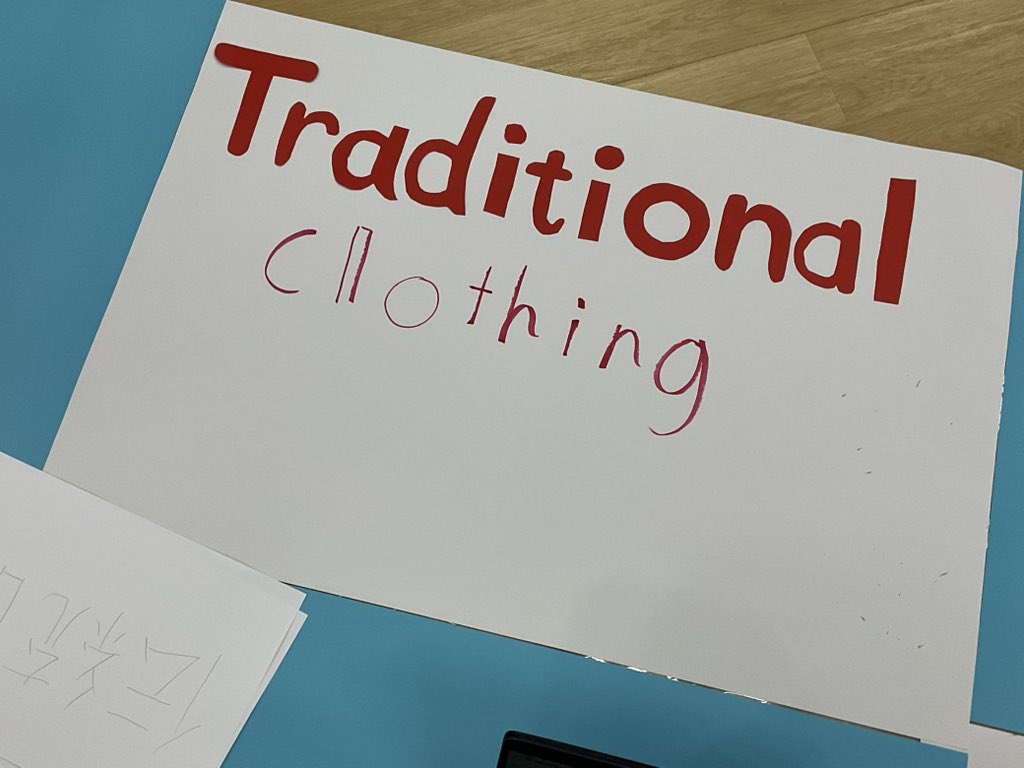 megrism's tweet photo. Students are busy creating posters about Japanese culture to display on Japanese Day! Can’t wait to see them all! 🎌🎨 https://t.co/4FOz4B7FkD