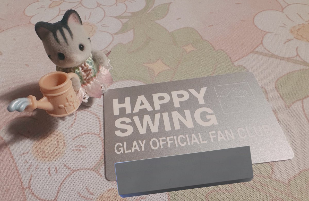 5年生から悪阻中まで入ってたけど、娘っ子も15歳になったので15年ぶりに再入会🩶
#GLAY
#ただいま