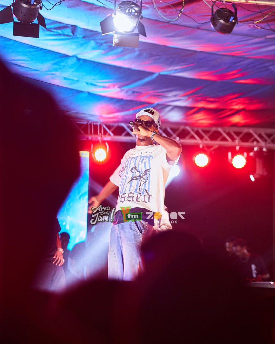 Y1079FM's tweet image. Thank you @KinaataGh for coming through #AreaCodesJam25 

📸: @zoharstudiosgh 

#AreaCodesJam #PinkOnY #PinkAreaCodesJam #yfmghana #ytvghana #fyp #breastcancerawarenessmonth #kofikinaata #kofikinaatagh