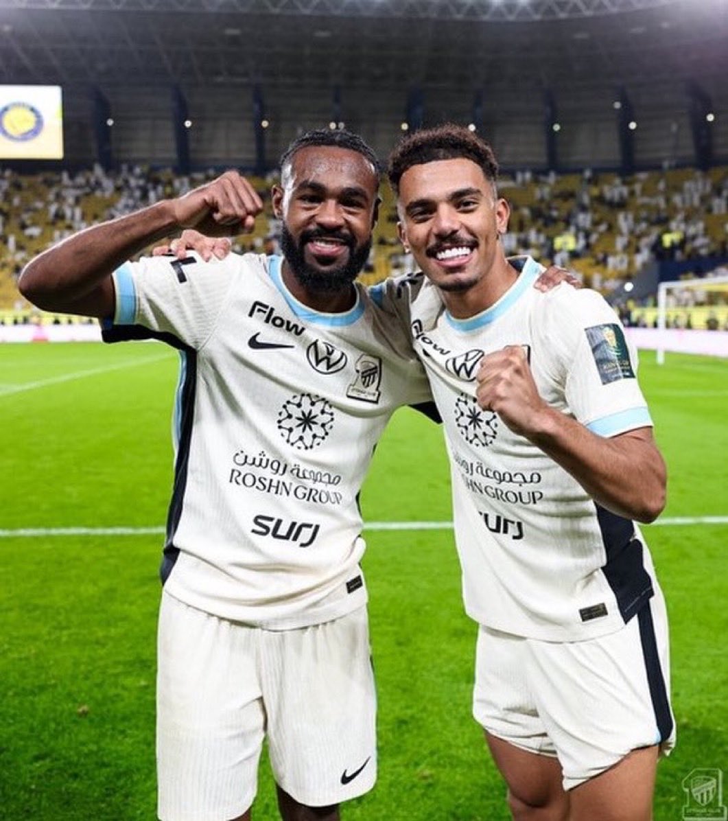 الجليدان يمين والشنقيطي يسار انسب حل للعب رايكو