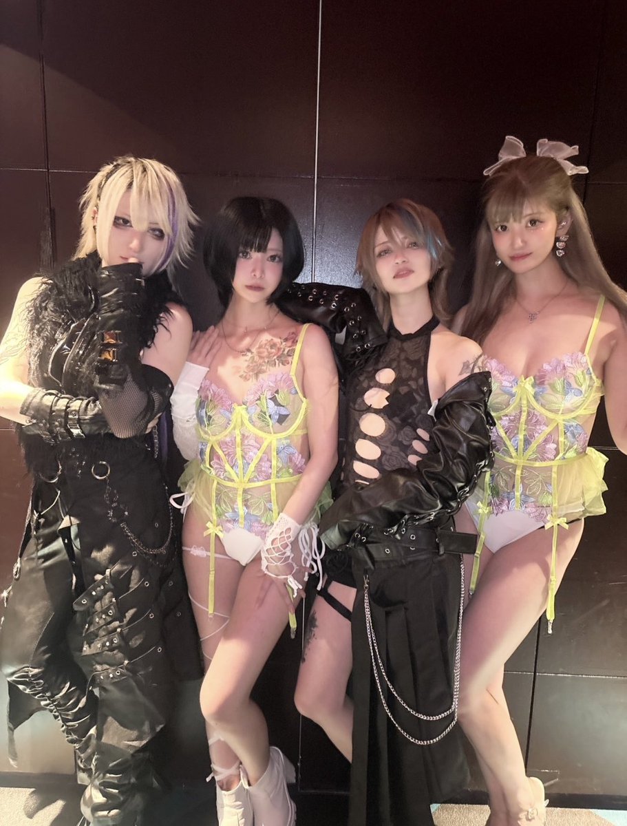 Eva tweet media