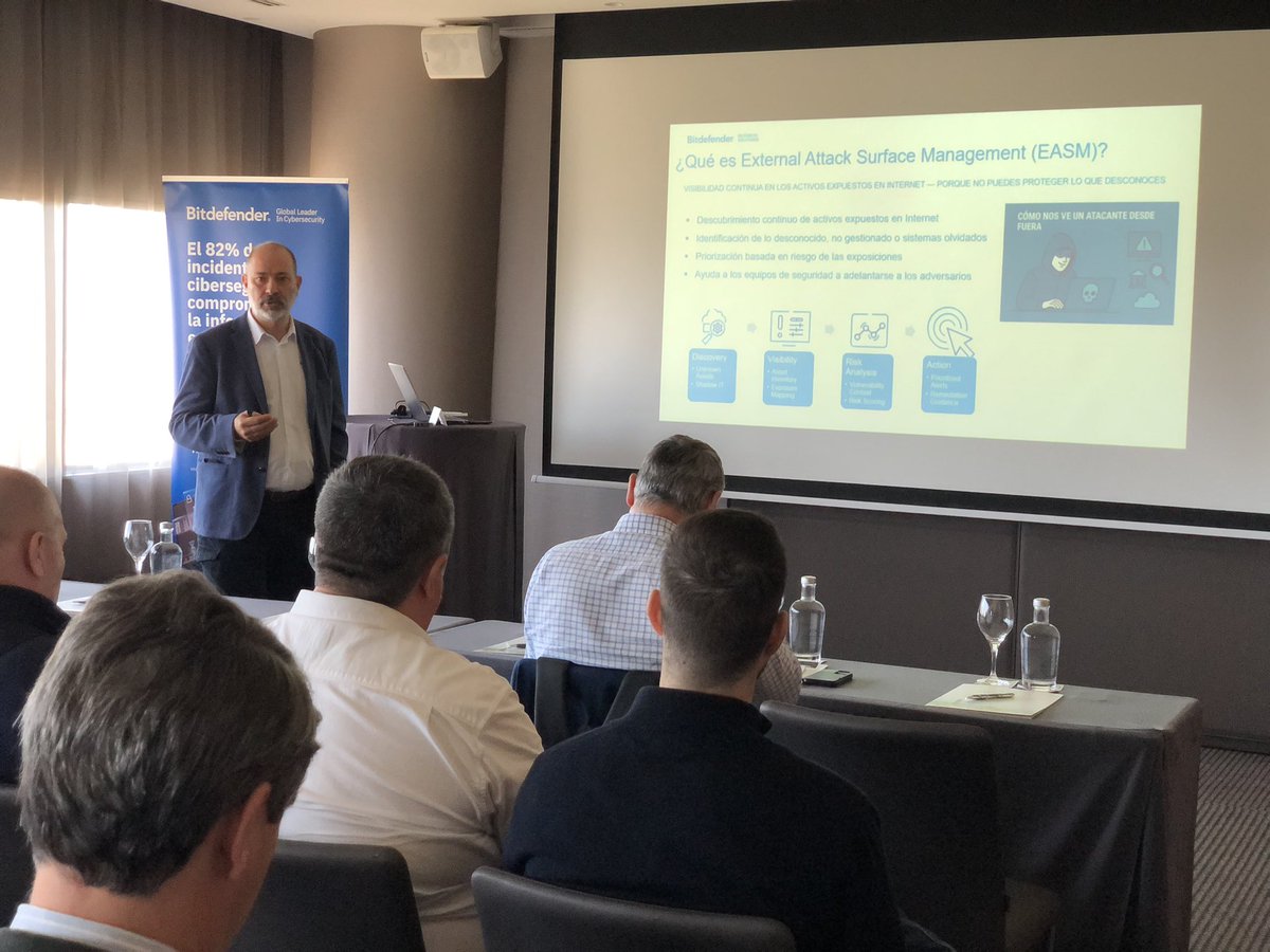 🗣️ “Los ciberdelincuentes están usando los ataques LOLBINs porque son muy difíciles de detectar. Nuestra herramienta PHASR, utilizando IA, actúa sobre cada uno de los distintos perfiles de la organización para evitarlos”. Roberto Pérez de <a href="/Bitdefender/">Bitdefender</a>