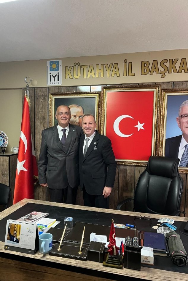 Birlik ve beraberlik içinde girdiğimiz Olağan  Kongremiz sonrasında Mazbatamızı aldık. Hep Birlikte Başaracağız
Kütahya İyi Olacak