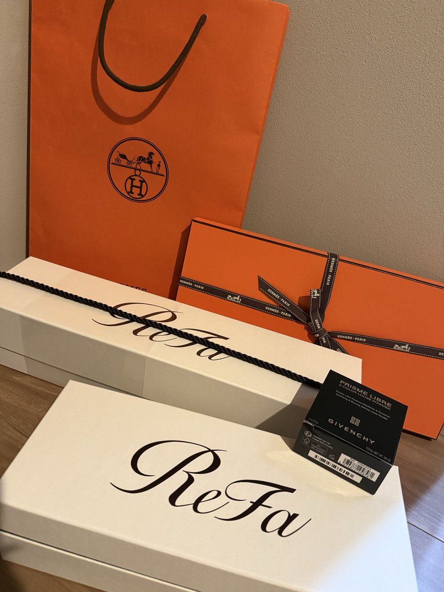 帰国したら沢山誕プレが届いてた〜❕
まだ誕生日気分😃😃