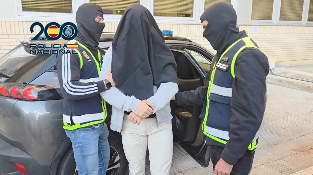 📻Carola García-Calvo, investigadora principal para radicalización violenta y yihadismo del Real Instituto Elcano, analiza en 'El Puzle' de RNE la última operación antiyihadista en Melilla

🔗rtve.es/play/audios/me…