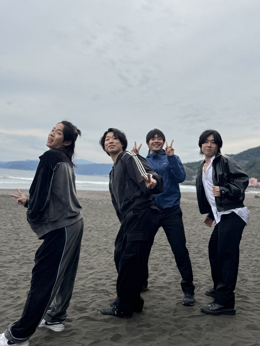 kame_jiroo's tweet photo. 先日のロケだけどいつのまにか自分が1番先輩だったなー。
後輩にダサい先輩だと思われたくないので頑張らないといけませんね。 https://t.co/m65m740myW