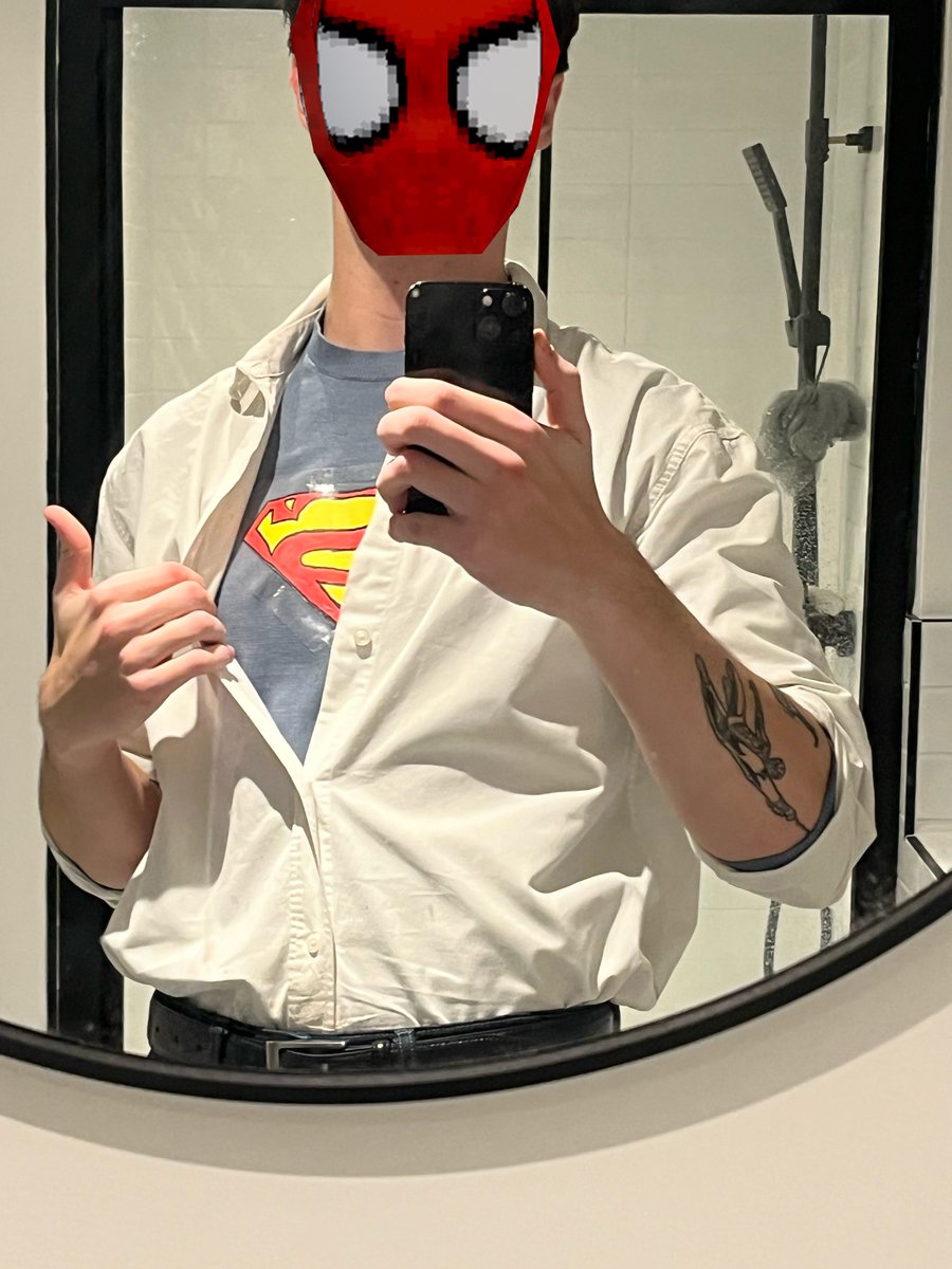 joopidge's tweet image. edited a video for a childhood YouTuber me and my brother used to watch as a kid, I love my job...
also im superman.