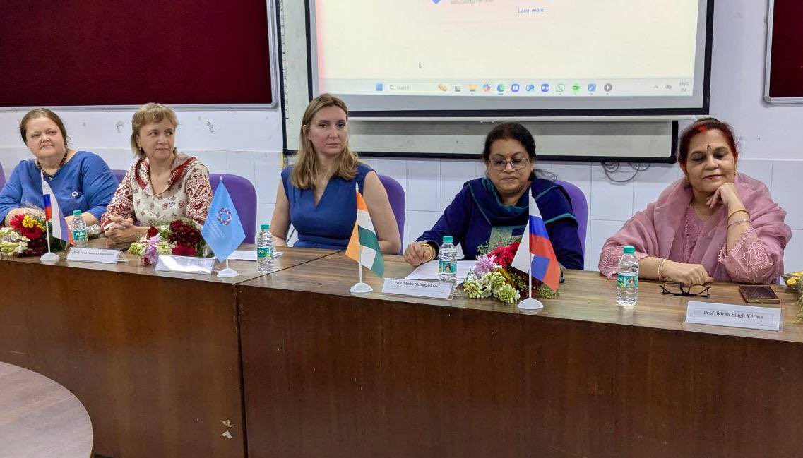RusEmbIndia's tweet image. 🇷🇺🇮🇳 On November 3, #RussianLanguage education courses, organized on the basis of the Center for Open Education of the Ministry of Education of #Russia, were launched in #India for the 3rd time.

👉🏻 t.me/RusEmbIndia/12…

#RussiaIndia 
#DruzhbaDosti