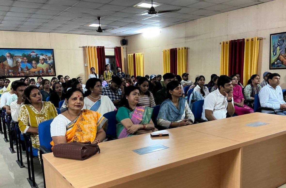 RusEmbIndia's tweet image. 🇷🇺🇮🇳 On November 3, #RussianLanguage education courses, organized on the basis of the Center for Open Education of the Ministry of Education of #Russia, were launched in #India for the 3rd time.

👉🏻 t.me/RusEmbIndia/12…

#RussiaIndia 
#DruzhbaDosti