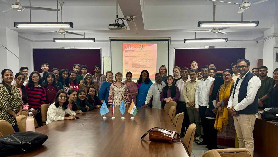 RusEmbIndia's tweet image. 🇷🇺🇮🇳 On November 3, #RussianLanguage education courses, organized on the basis of the Center for Open Education of the Ministry of Education of #Russia, were launched in #India for the 3rd time.

👉🏻 t.me/RusEmbIndia/12…

#RussiaIndia 
#DruzhbaDosti