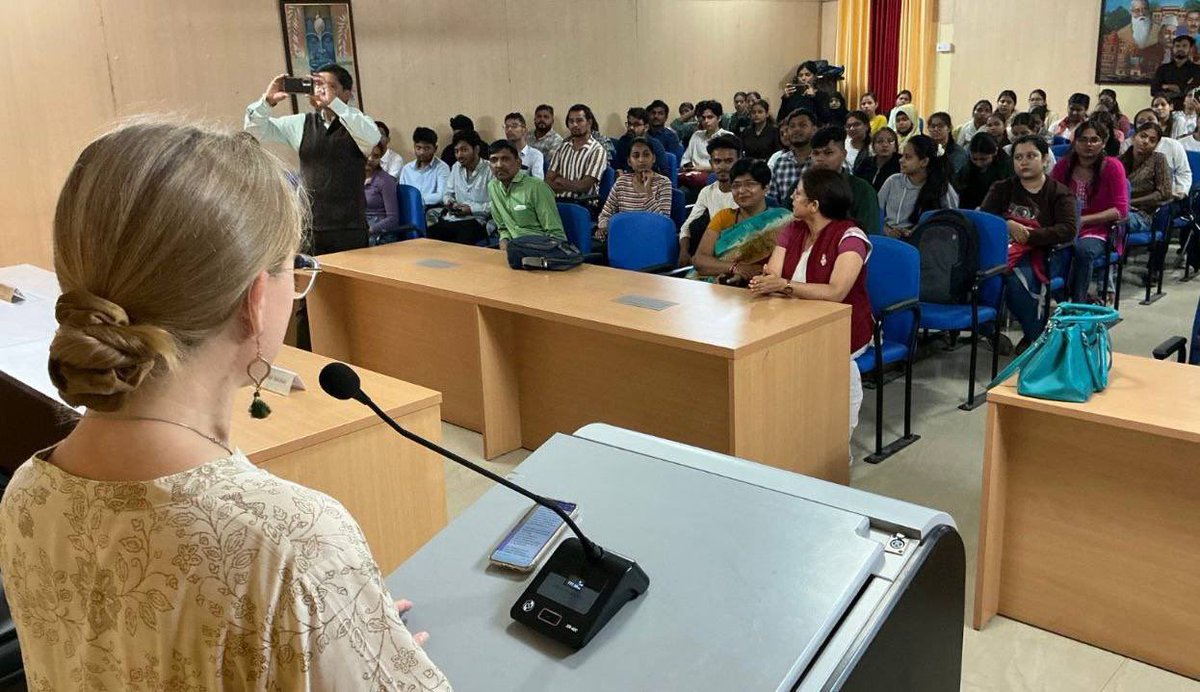 RusEmbIndia's tweet image. 🇷🇺🇮🇳 On November 3, #RussianLanguage education courses, organized on the basis of the Center for Open Education of the Ministry of Education of #Russia, were launched in #India for the 3rd time.

👉🏻 t.me/RusEmbIndia/12…

#RussiaIndia 
#DruzhbaDosti