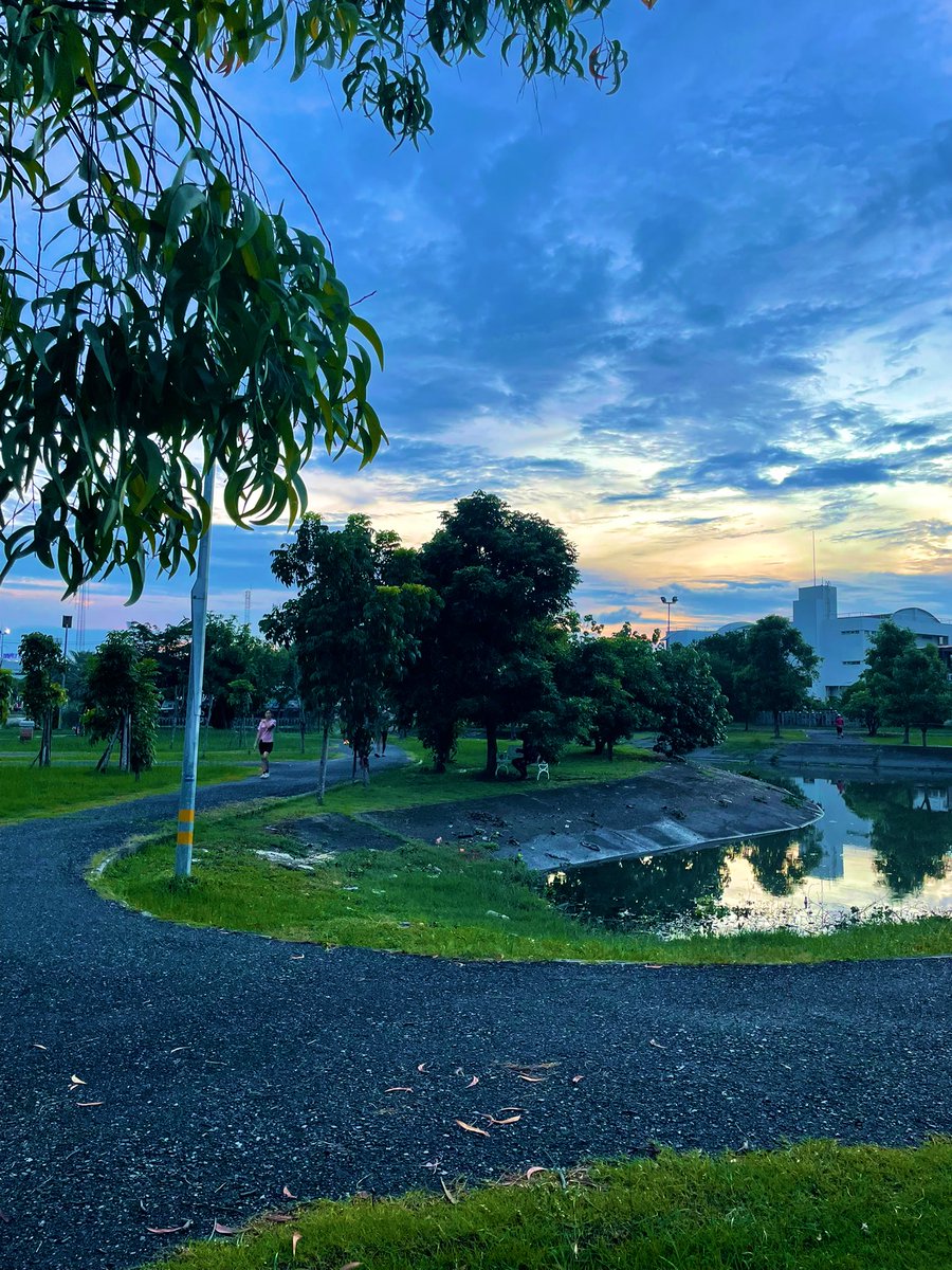 วิ่งดิวะ อย่าไปยอมแพ้มัน 

🥺