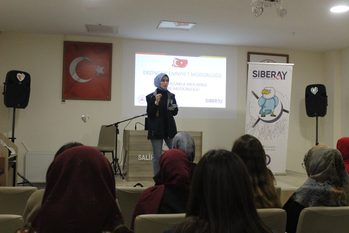 Güvenli internet için bilinçlendik! 

Salih Baba Yurdu'nda, Emniyet ekipleri "Siber Suçlar" konferansı verdi.

Dolandırıcılık, siber zorbalık ve veri korumayı konuştuk.