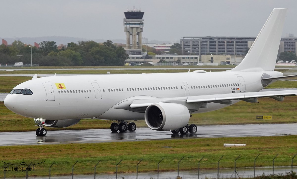 cliper31's tweet image. Airbus A330-800 for Brunei Gvt MSN 2112 departing on 1st flight #airbus  #avgeek #aviation #a330NEO