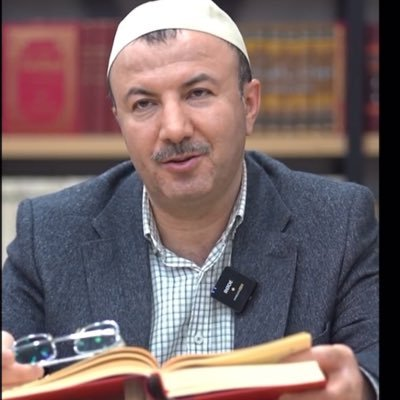 🔴 Bediüzzaman’ın yakın akrabalarından Sabri Okur:

Mustafa Kemal’i kendisi istemediği halde Müslüman gibi göstermeye çalışmak ve adına mevlid okutmak dinen caiz değildir ve büyük vebal taşır.

Kendisi ‘Ben hiçbir dini kabul etmiyorum’ demişken, neden ona muhalefet ediyorsunuz?