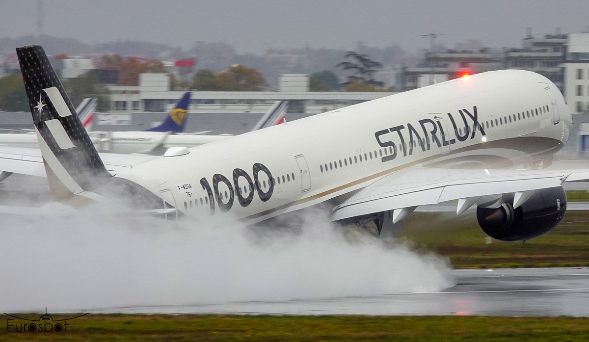 cliper31's tweet image. First Airbus A350-1000 for Starlux departing on 1st flight #airbus @Airbus #starlux @starluxairlines #avgeek #aviation