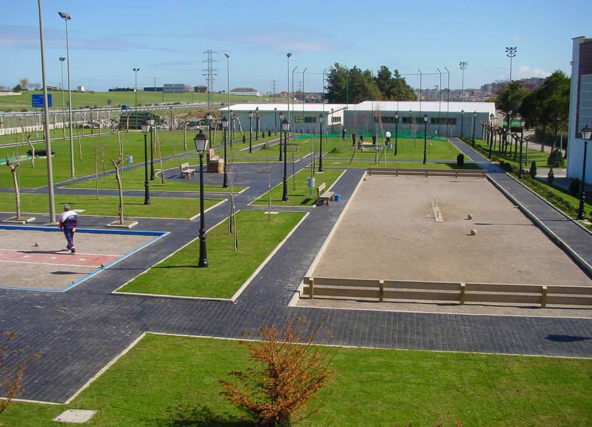Como cada año hemos participado con 3ESO en el proyecto educativo de la Federación Cántabra de Bolos y <a href="/educantabria/">Educantabria</a> "Madera de Ser". Proyecto con más de 20 años que acerca el mundo de los bolos al alumnado. Dos conceptos: identidad regional y materia prima.