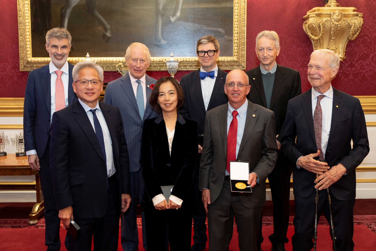 nvidianewsroom's tweet image. NVIDIA CEO Jensen Huang and Chief Scientist Bill Dally have been awarded the 2025 Queen Elizabeth Prize for Engineering.

Presented by King Charles III, the award acknowledges their contributions to the GPU architectures that power today&apos;s AI technologies.