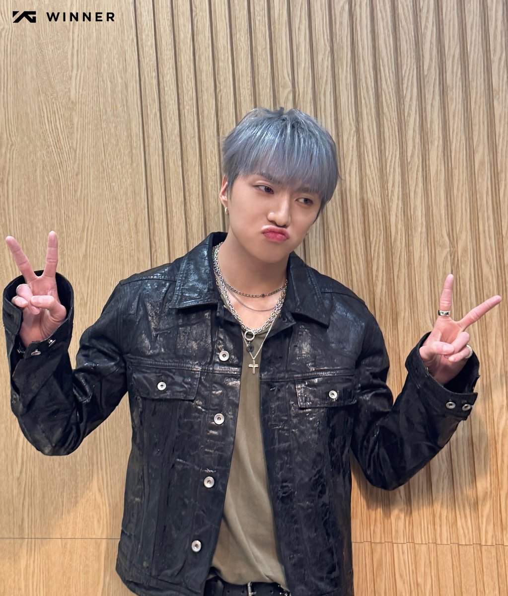 #THANKUINNERCIRCLE

온화한 늦가을 날씨 속에서
가을밤의 낭만을 가득 담아 펼쳐진
CITY LIVE를 함께해 주신
모든 여러분 감사합니다 💙

#KANGSEUNGYOON #강승윤 #YOON
#WINNER #위너 #2ndFULLALBUM #PAGE2