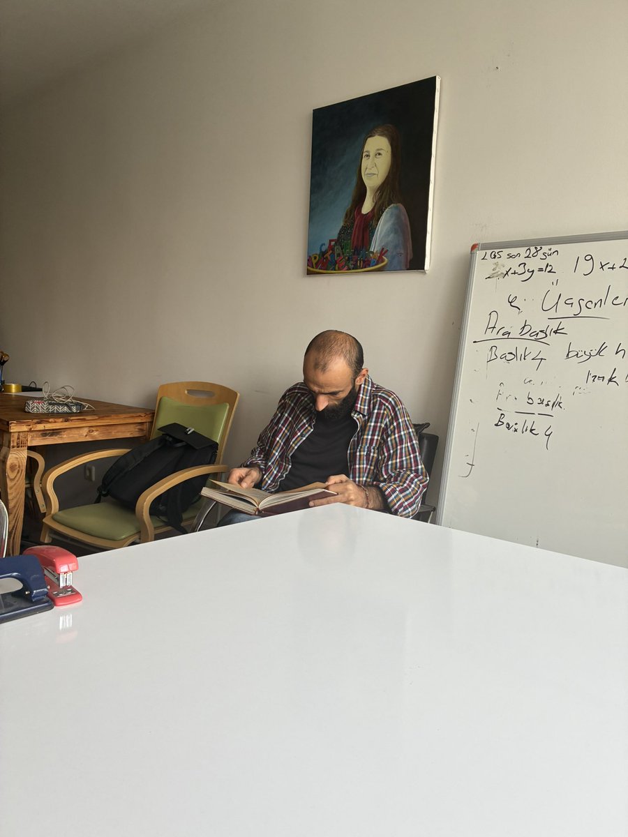 bir saat içerisinde dergi ofisine gelenlere rojhat kahve ısmarlayacakmış 😎