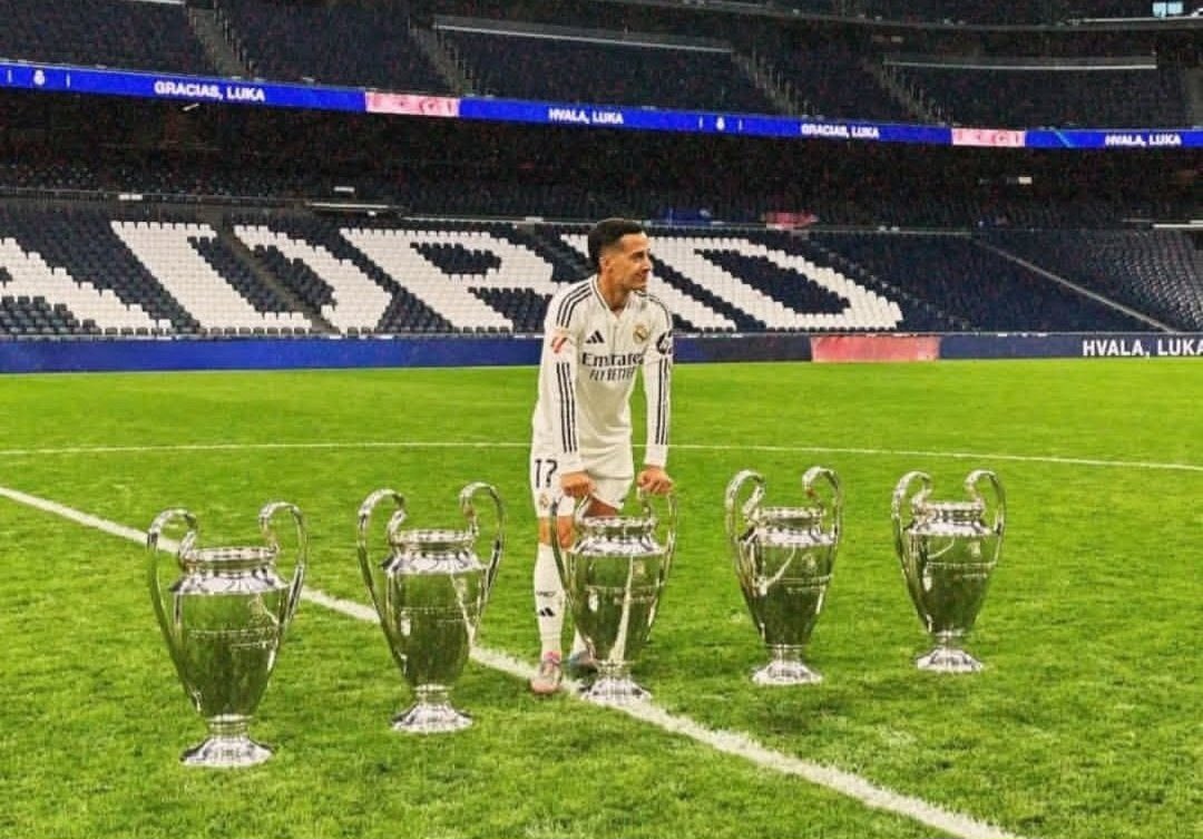 Vera_RMCF's tweet photo. Not a single player in Barcelona's history can recreate this picture https://t.co/1Btgrze3u8