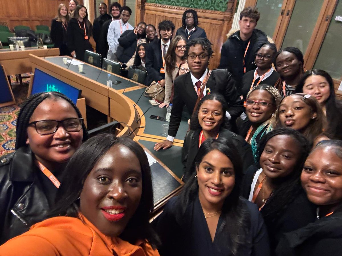 Delighted to host graduates from my Campaign Summer School for a visit to Westminster!

They met the Prime Minister’s team at No.10 and heard from Secretary of State for <a href="/DCMS/">Department for Culture, Media and Sport</a>, Lisa Nandy MP, as well as Jess Morden MP &amp; Uma Kumaran MP.

Great to see their passion to get involved!
