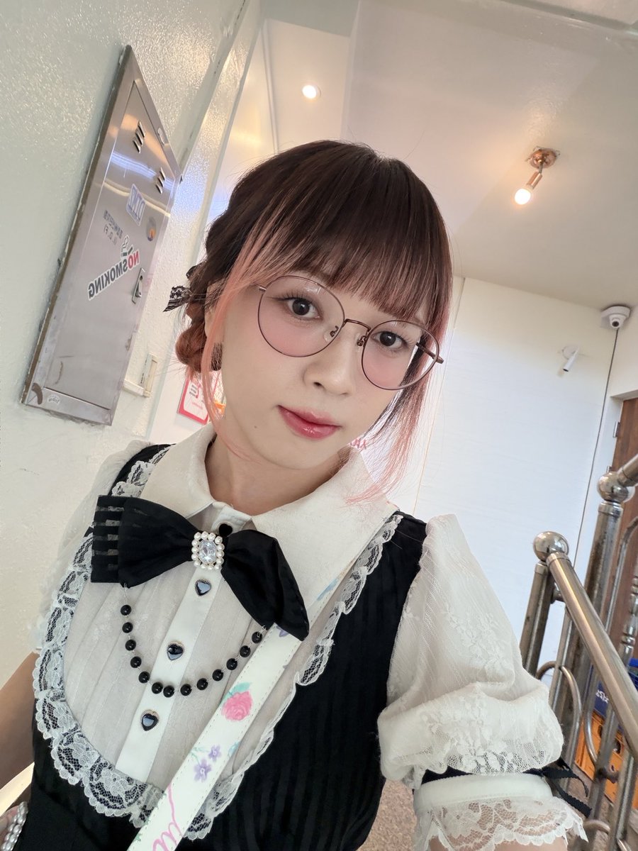 null_true_0's tweet photo. 上个月去小韩玩化了韩妆！ https://t.co/HA7tHbQtGa