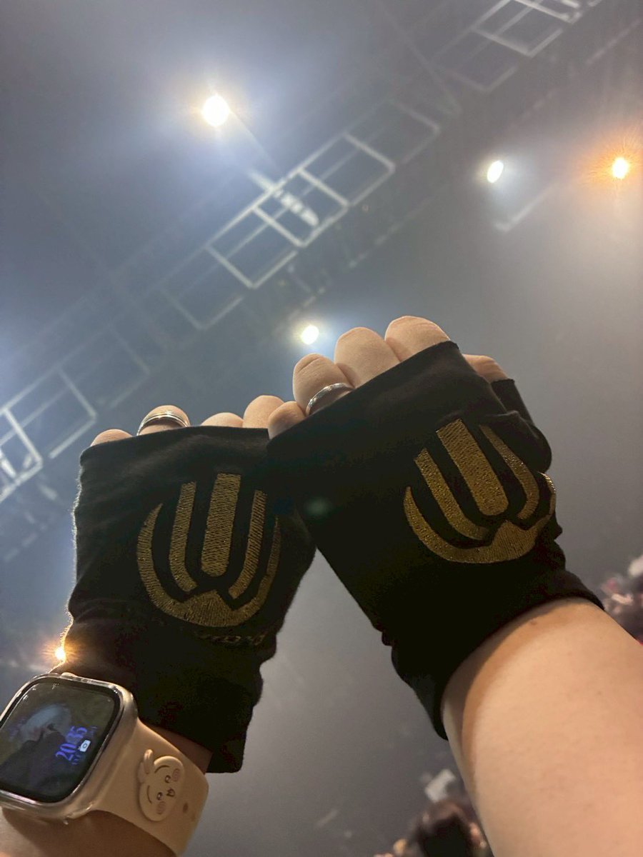 ntm_uw66's tweet image. いつまでも輝いて居たいとUVERworldを見ていると本当に思う
かっこいい生き様でいたい
今1番聞きたかったALLALONE聞けて本当に嬉しかった
ありがとうUVERworld
幸せすぎる仙台ライブでした🫶