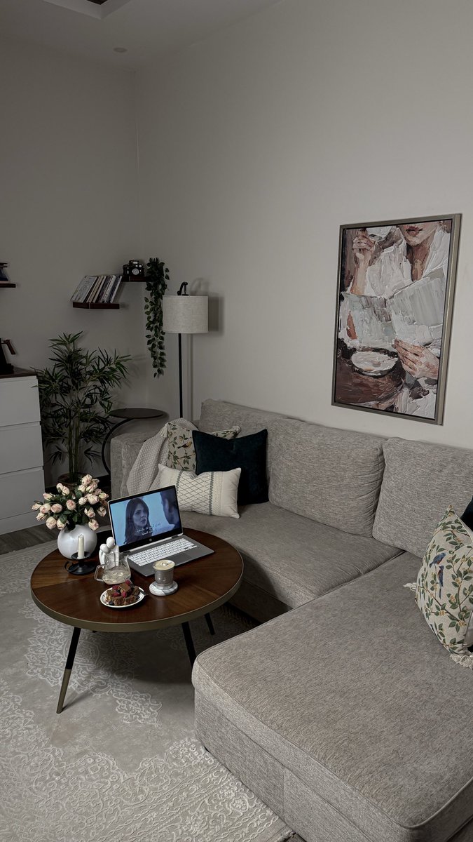 ii_xo2's tweet image. يتعَافى الإنسَان بِـ لحظاتهِ الهادئه❣️.